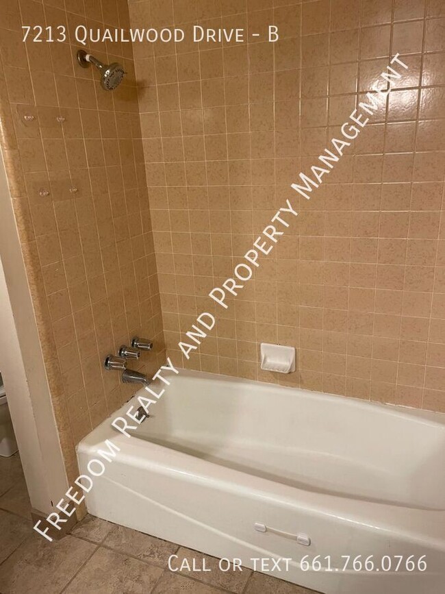 Photo - 7213 Quailwood Dr Unit B