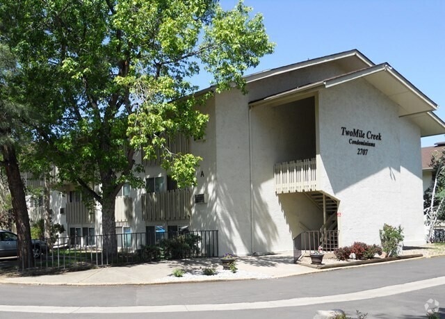 Building Photo - Two Bedroom on Valmont Rental