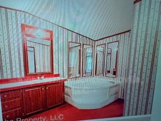 Photo - 255 Pine Dr