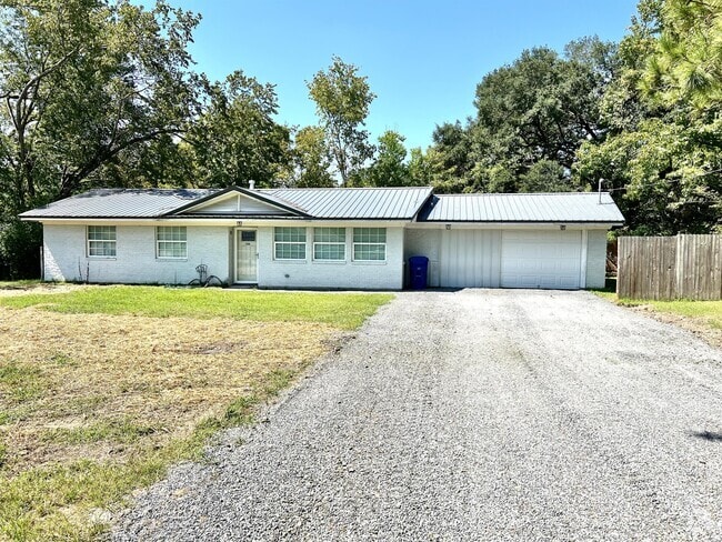 Building Photo - 700 N Gladys St Rental