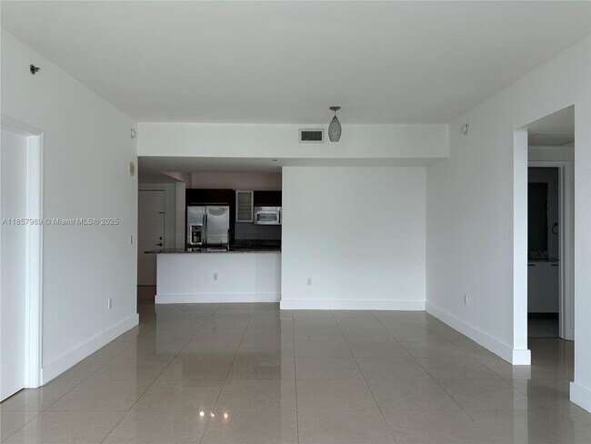 Photo - 950 Brickell Bay Dr Unit 3804
