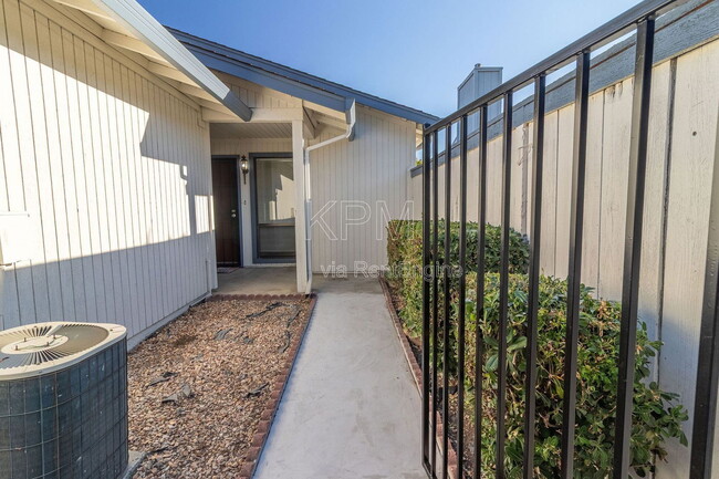 Photo - 6072 Carolina Cir