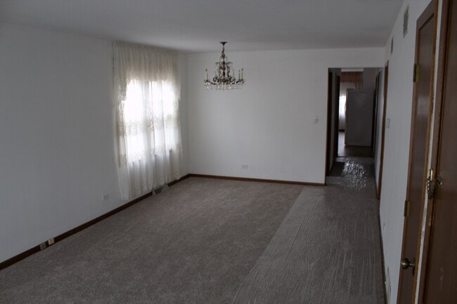 dining room - 5127 W Carmen Ave Unidad #1