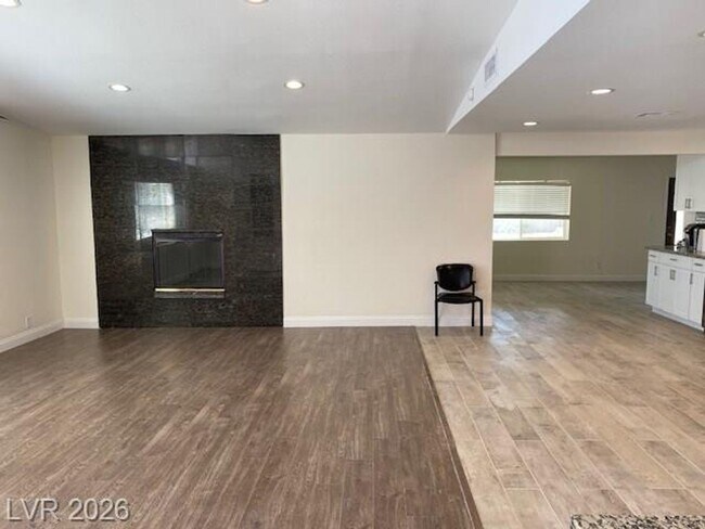 Photo - 2047 Westwind Rd