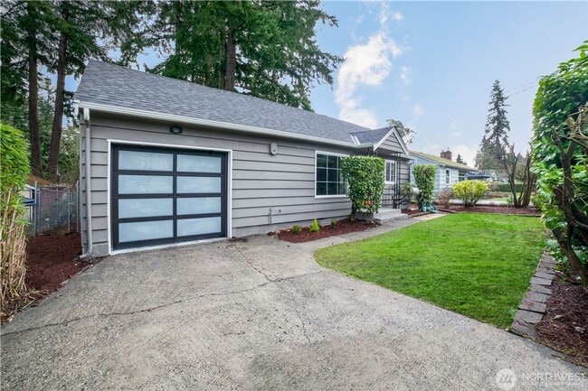 Photo - North Seattle - Pinehurst Updated 3 Bedroom 2 Bath Rambler