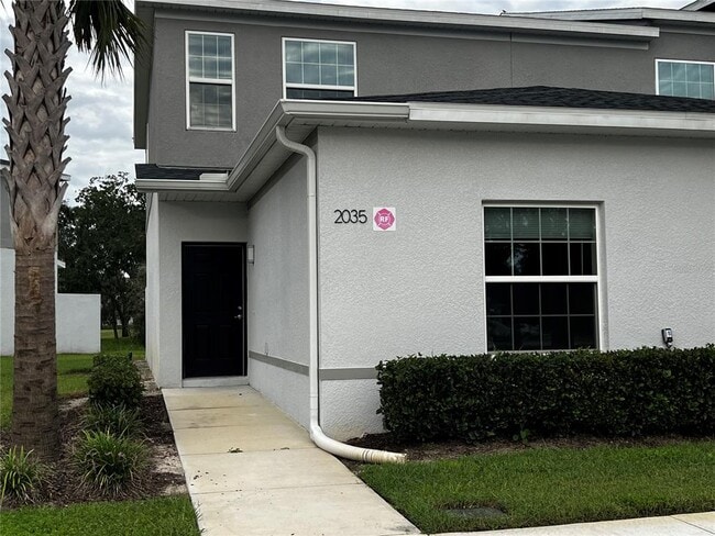2035 Claudia Ln