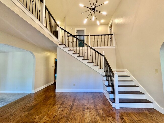 Photo - 18132 Westview Dr