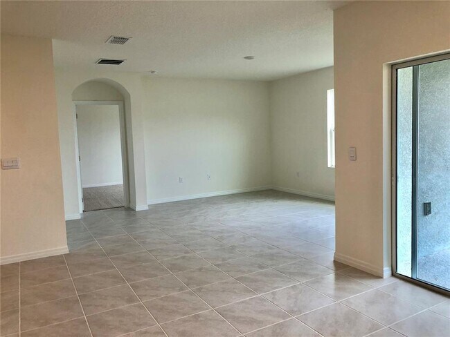 Photo - 1980 Chickasaw Blvd