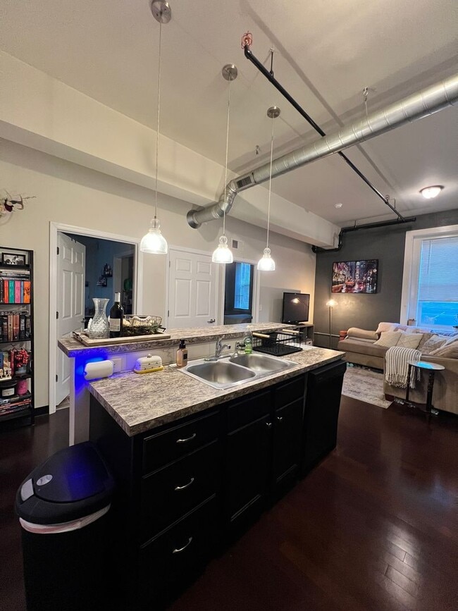 Photo - 602 N Queen St Unit Apt 4