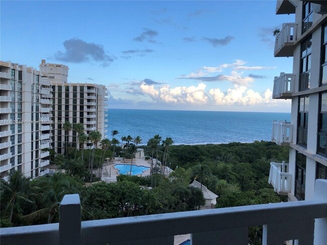Building Photo - 1121 Crandon Blvd Unit D906 Rental