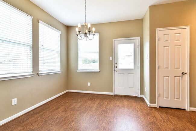 Photo - 2703 Sleepy Knoll Dr