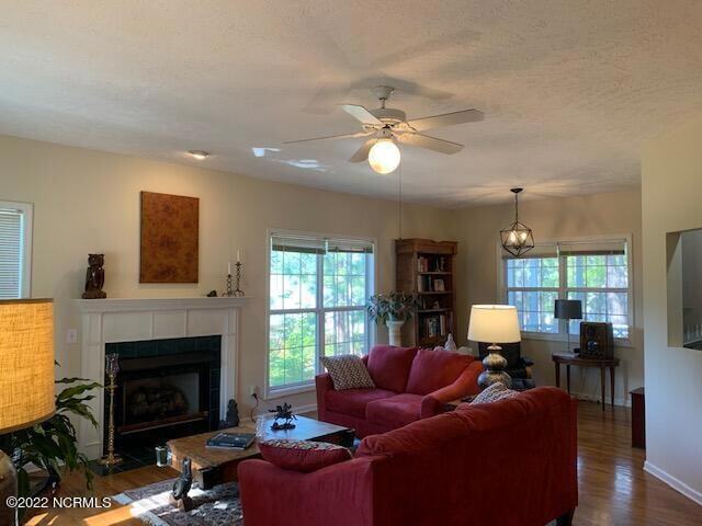Photo - 85 Sawmill Rd W