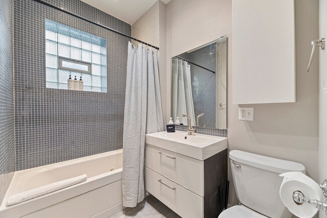 Photo - 1351 N Lawndale Ave Unidad SI ID1265099P