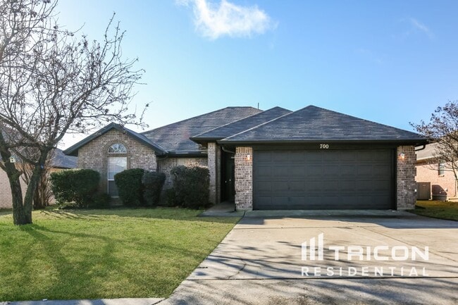 Building Photo - 700 Troxell Blvd Rental