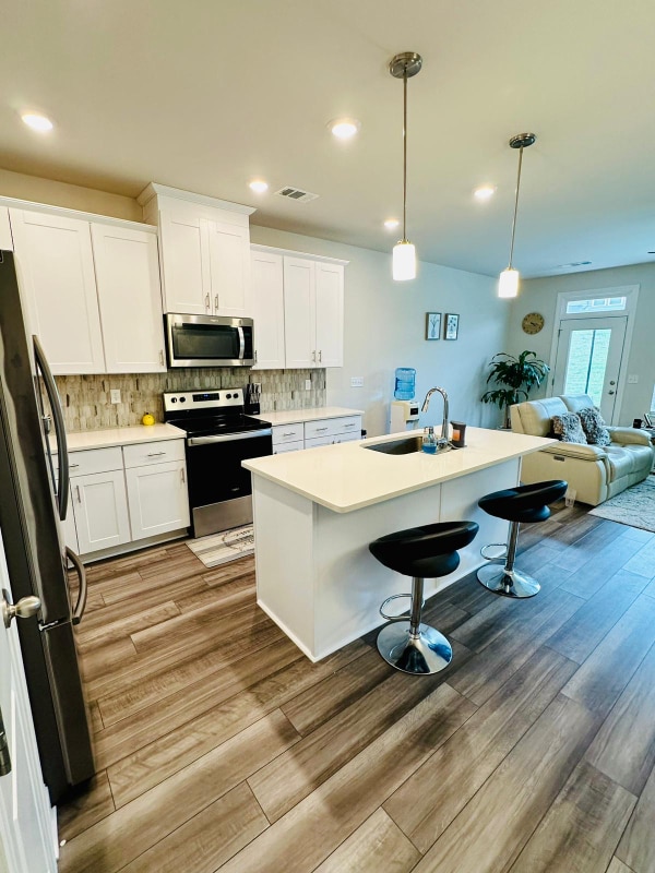 Photo - 276 Netherlands Blvd