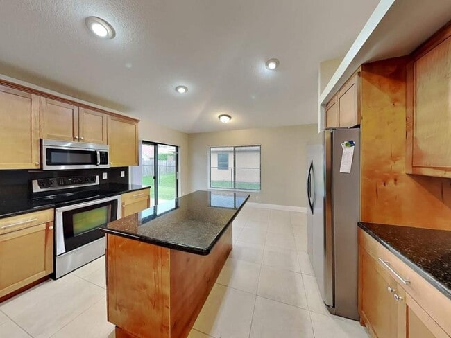 Building Photo - 5529 NW 62nd Ave Rental