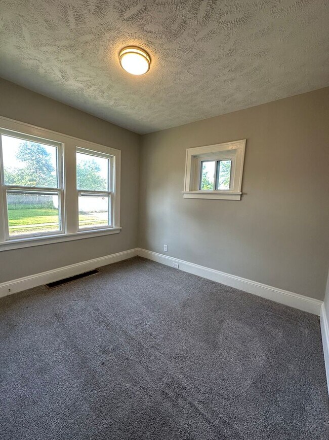 Single Family Home 4 beds 2 bath FOR RENT! Rental House Rental in