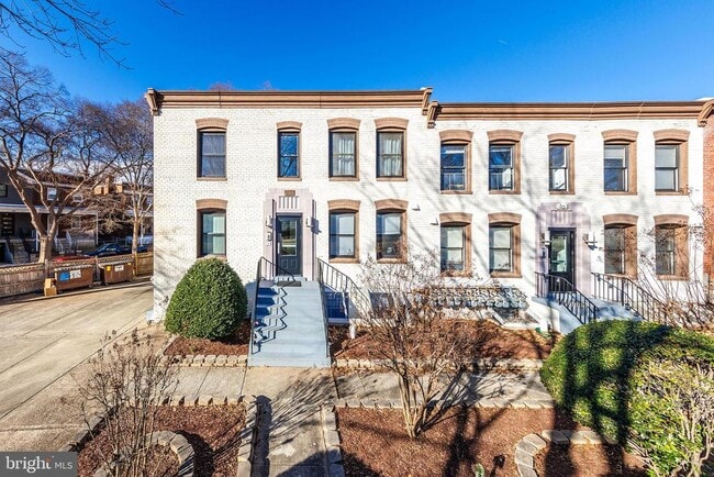 Building Photo - 300 Oklahoma Ave NE Unit 101