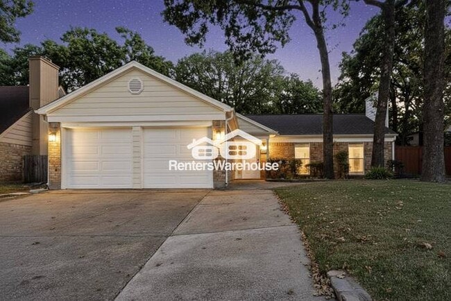 Building Photo - MOVE IN READY  Completely Refreshed Euless...
