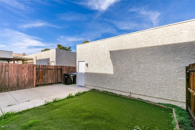 Photo - 764 Lawrence Dr