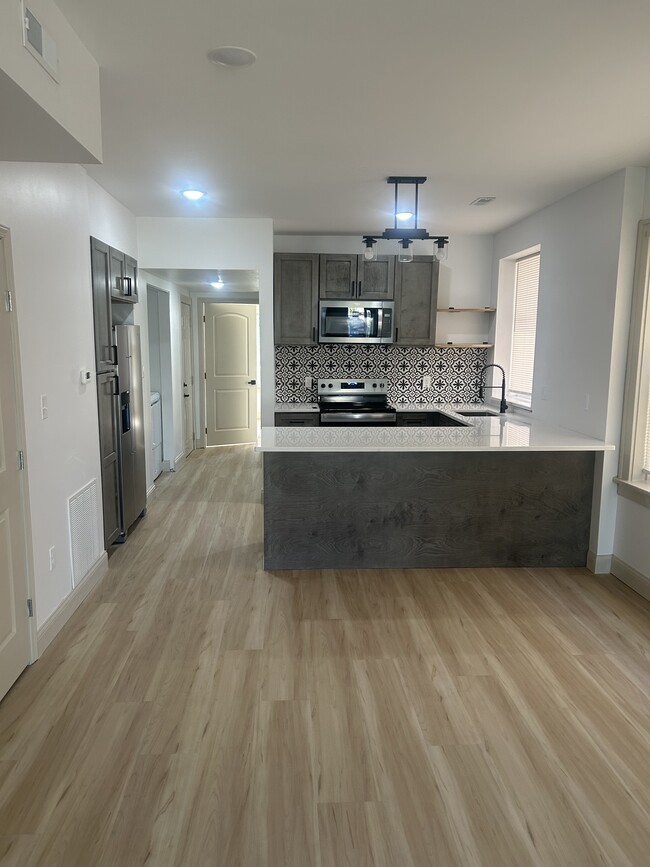 Photo - 7236 Wise Ave