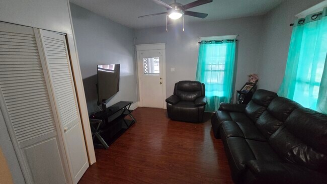 Photo - 601 W Main St
