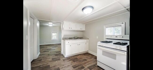 Photo - 908 E Garfield St