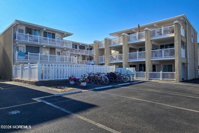 1515 Boulevard Unit 18