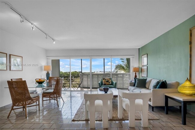 Photo - 555 Crandon Blvd Unidad 53