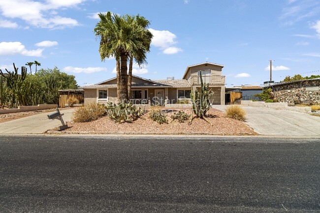 Building Photo - 1422 E Yucca St Rental