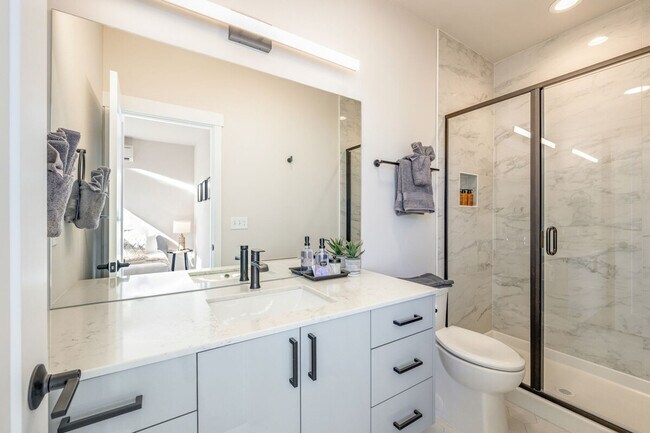 Photo - 1600 S Washington St Unidad SI ID1035897P