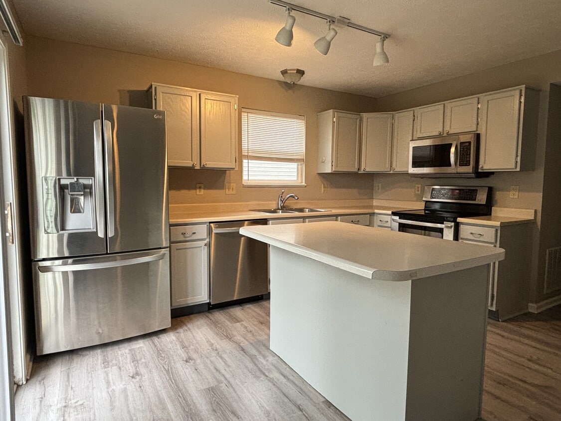 Photo - 5038 Grand Tetons Dr (Indianapolis, IN)
