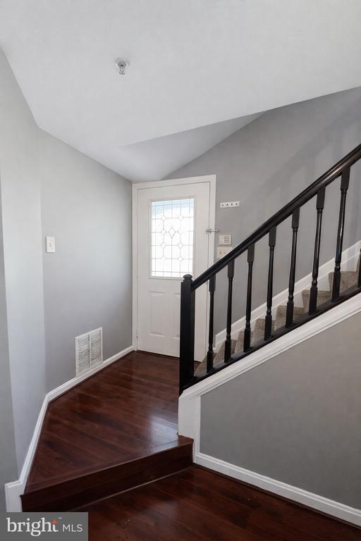 Building Photo - 120 Woodridge Pl