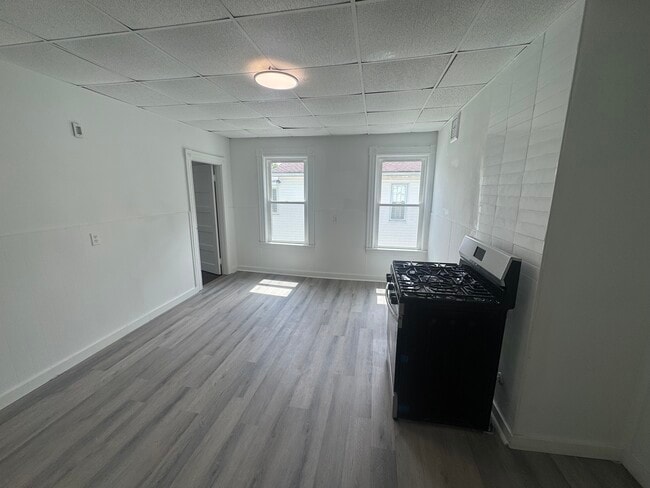 Kitchen - 25 Wyman St