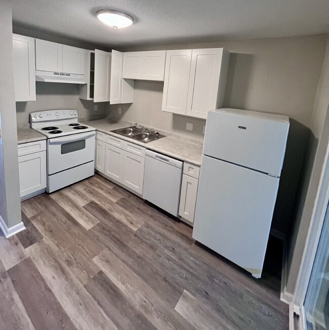 Photo - Townhouse available now FOR RENT in Daleville, AL!!