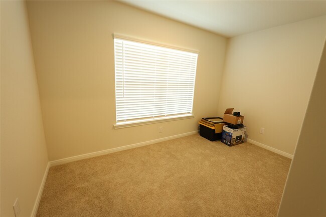 Photo - 428 Lgt Smt Dr