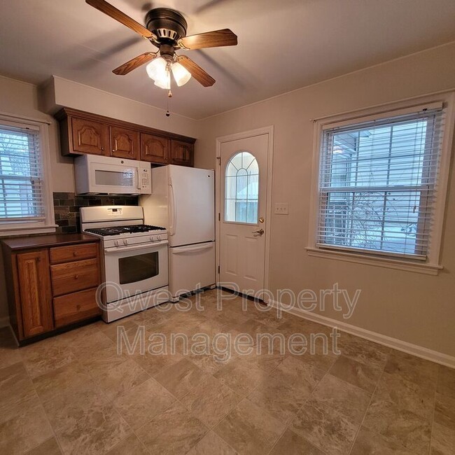 Photo - 2220 Monroe Ave NW