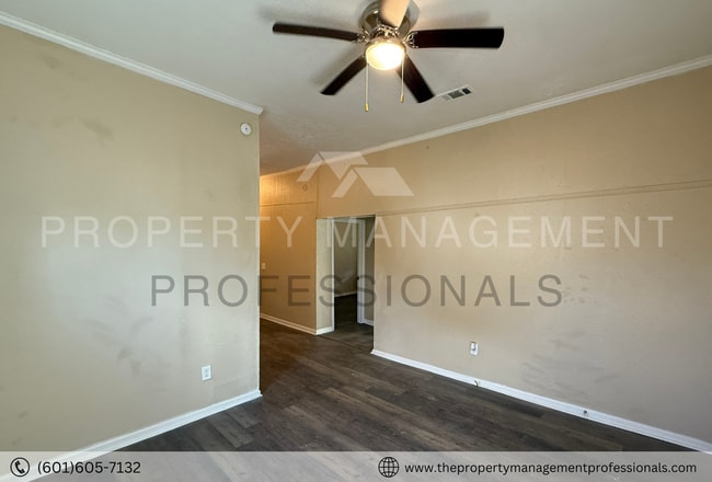 Photo - 922 Bloom St