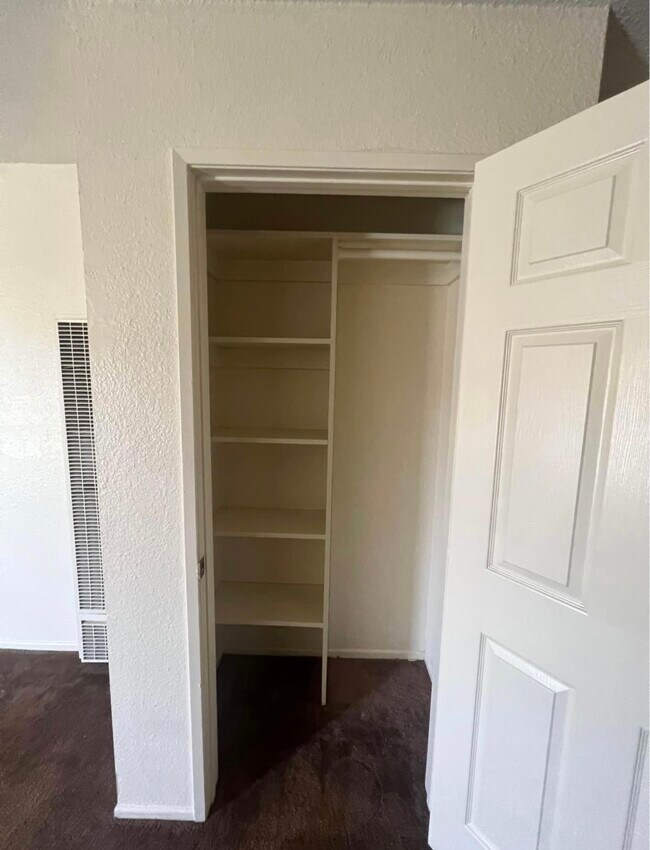 Photo - 13509 Yukon Ave