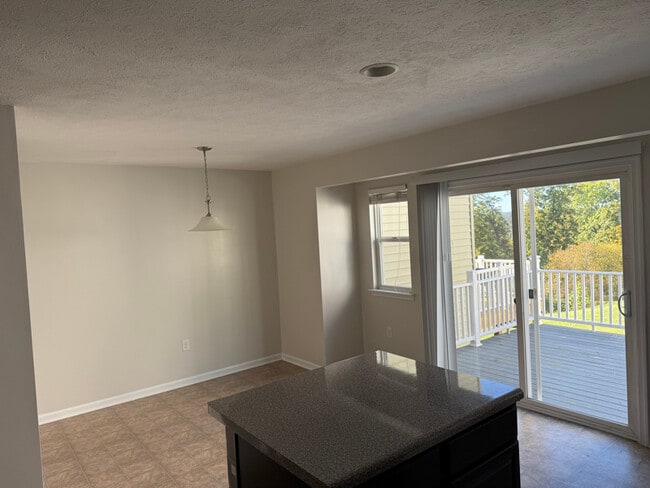 Photo - 204 Treeline Ln