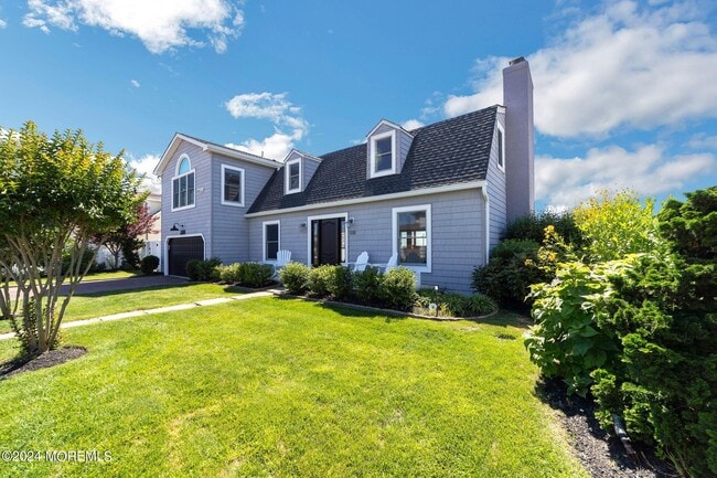 Photo - 340 Bay Ln