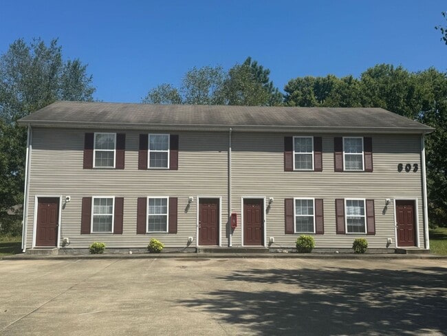 Building Photo - 803 Golf View Pl Unit C