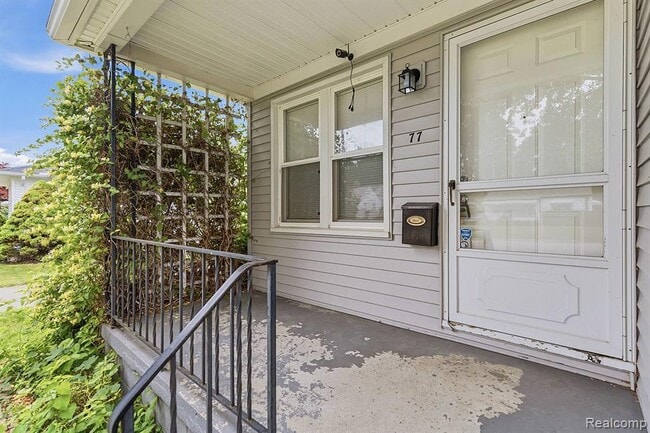 Photo - 77 Huron Ave