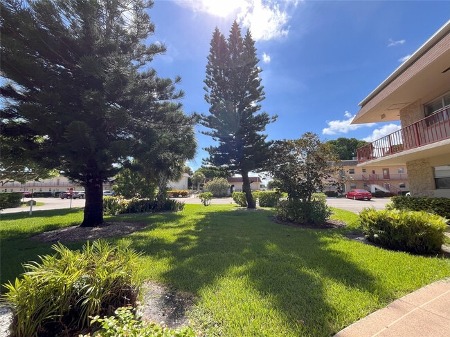 Photo - 212 Oxford 400 Unit 212