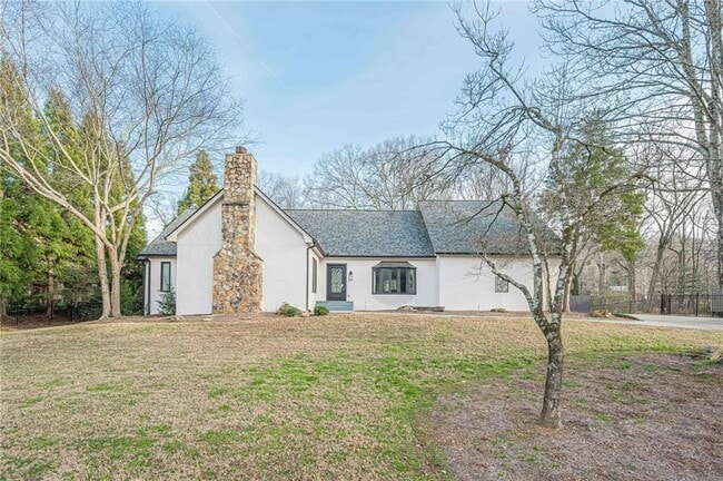 Building Photo - 4562 Columns Dr SE