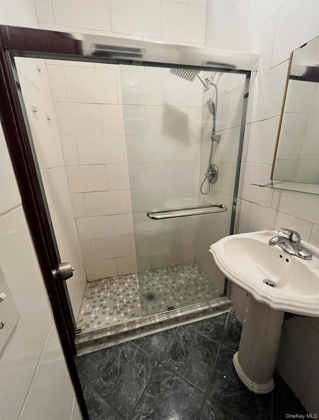 Building Photo - 50 Main St Unit 3R