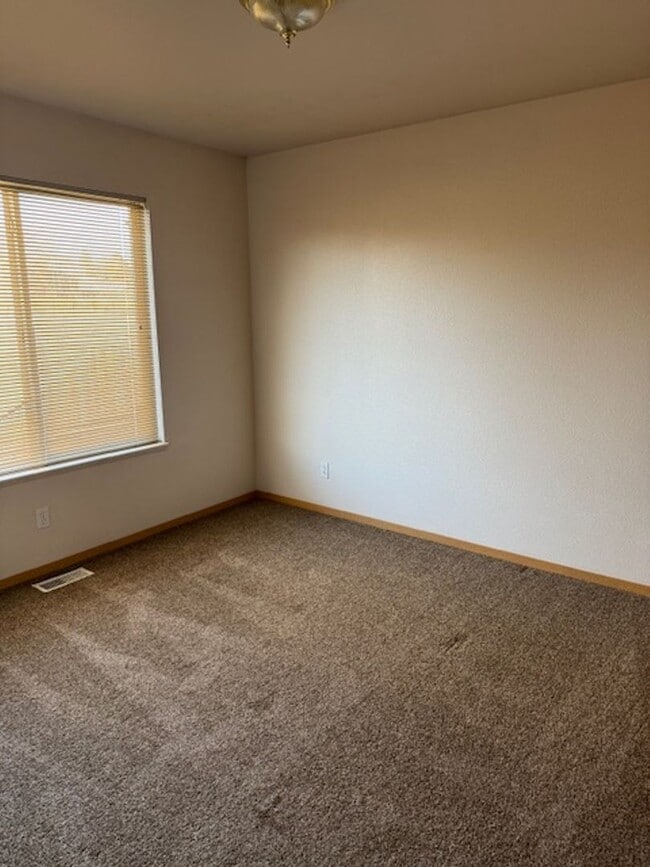 Photo - 935 Village Cir Unit B