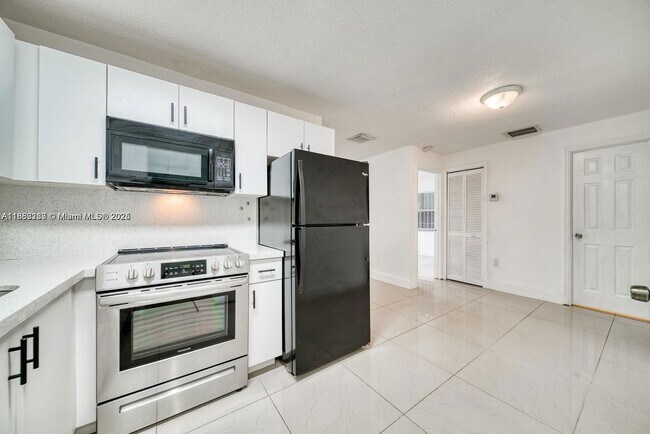 Photo - 1200 NW 102nd St Unidad 1202