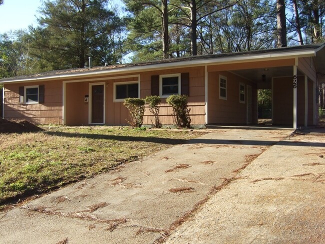 626 Meadowview Dr