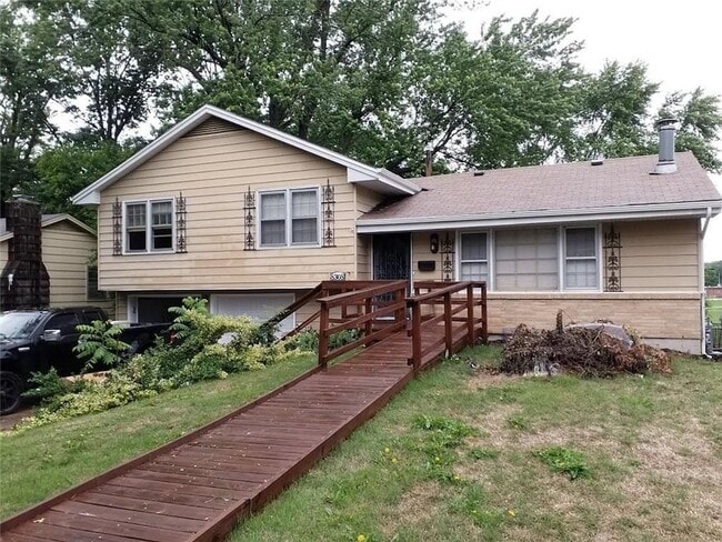 Building Photo - COMING SOON!! Available Soon in SF Raytown